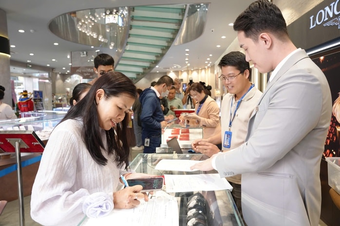 Giá vàng miếng ngày vía Thần Tài 2026 tăng cao , Công ty vàng mở cửa sớm - Ảnh 2.