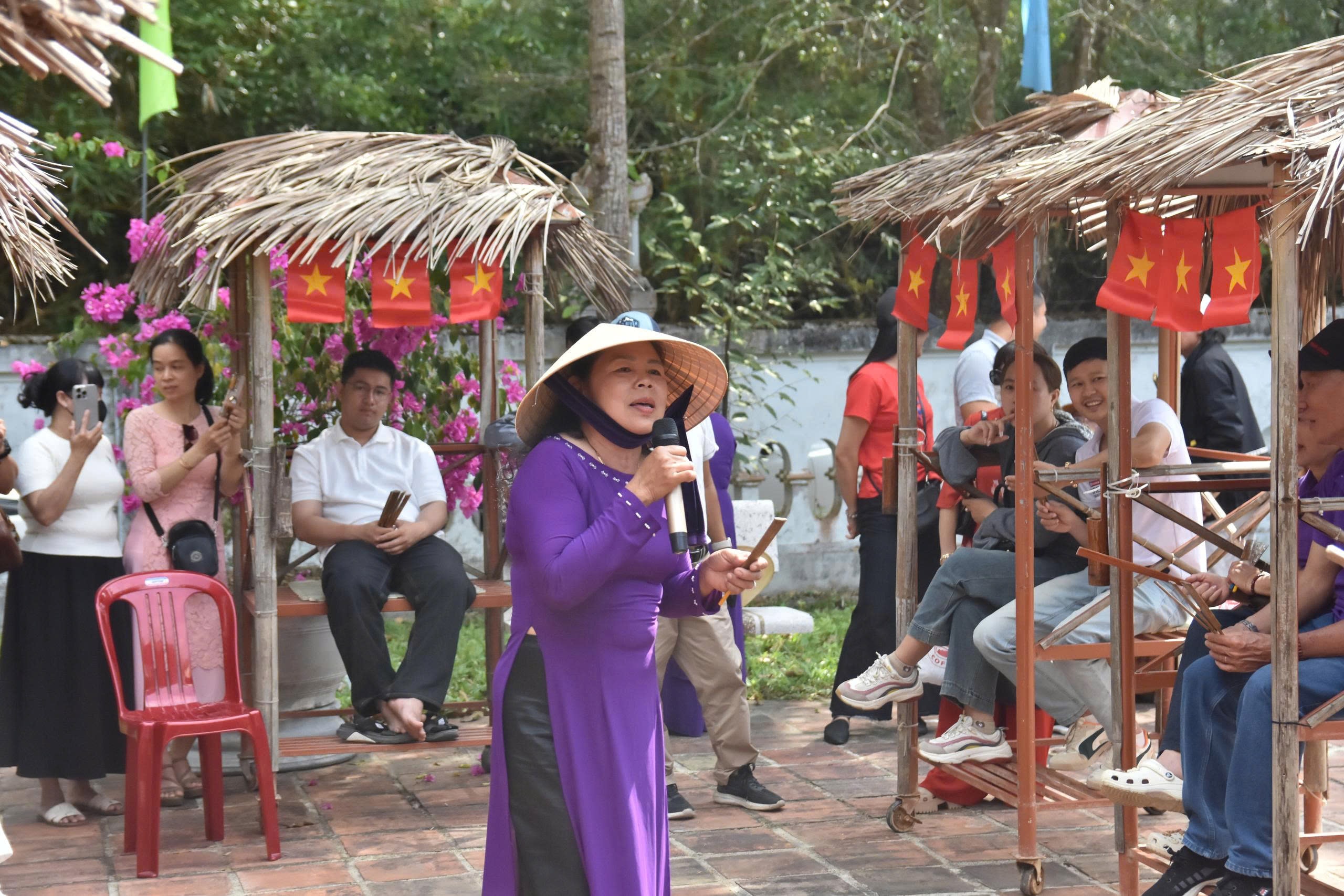 Cội nguồn truyền thống lễ hội nơi núi Ngũ Phong dịp đầu năm mới- Ảnh 2. Cội nguồn truyền thống lễ hội nơi núi Ngũ Phong dịp đầu năm mới- Ảnh 2.