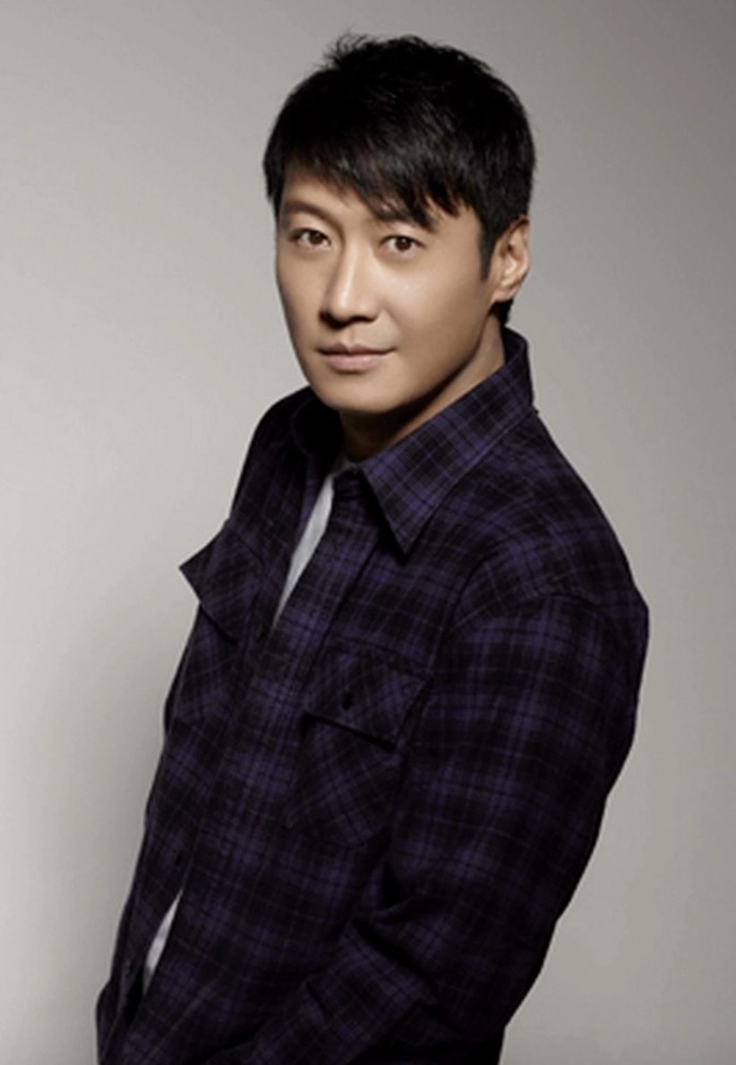 Sự nghiệp của Lê Minh tụt dốc vì những ồn ào tình ái.