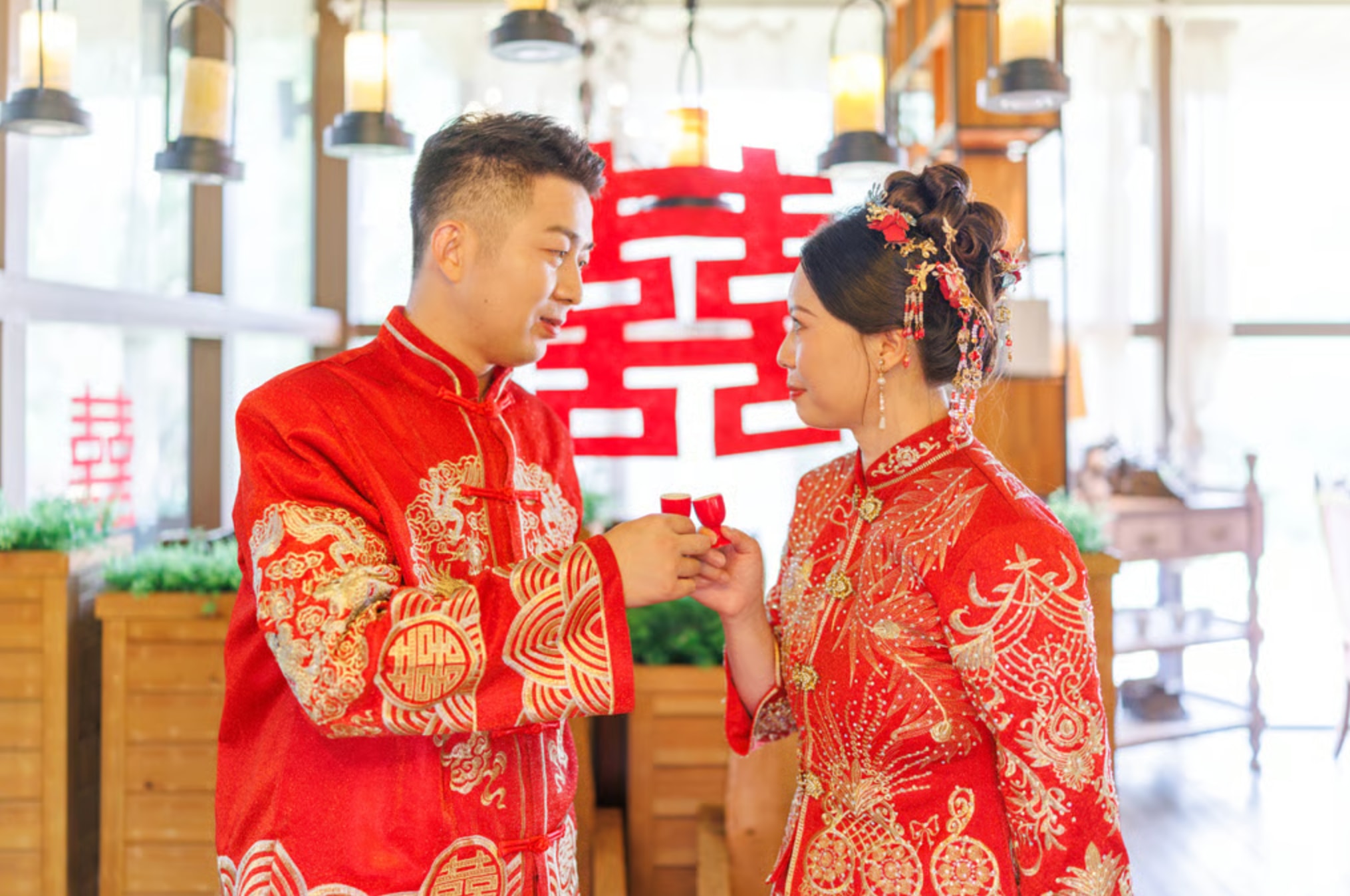 Người bố dùng toàn bộ tiền lì xì của Tiểu Huy cho việc tái hôn. (Ảnh minh hoạ - Getty)