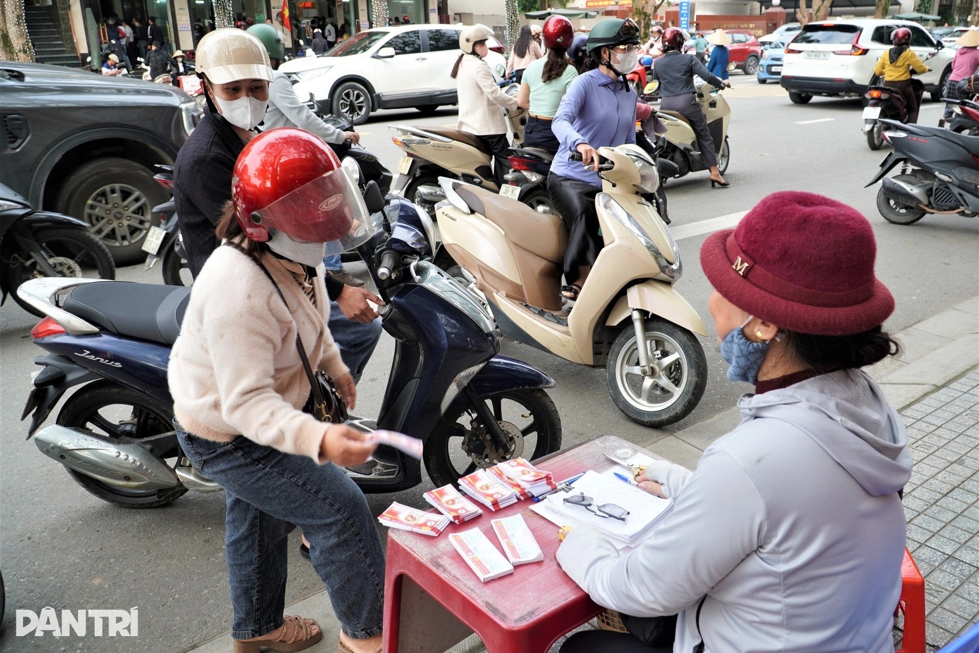 Ngày vía Thần Tài khác lạ qua lời kể của bà bán xôi - 8 Ngày vía Thần Tài khác lạ qua lời kể của bà bán xôi - 8