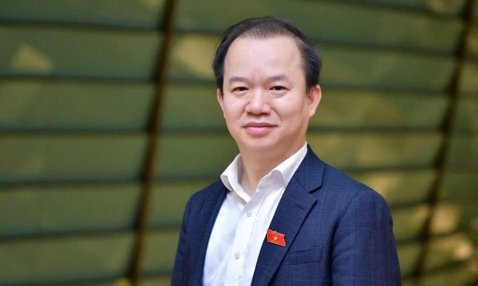 PGS.TS Bùi Hoài Sơn, Ủy viên Ủy ban Văn hóa và Xã hội của Quốc hội. Ông có gần 25 năm làm việc tại Viện Văn hóa Nghệ thuật quốc gia Việt Nam, là Viện trưởng trước khi chuyển sang làm công tác chuyên trách tại Quốc hội. Ảnh: Hoàng Phong