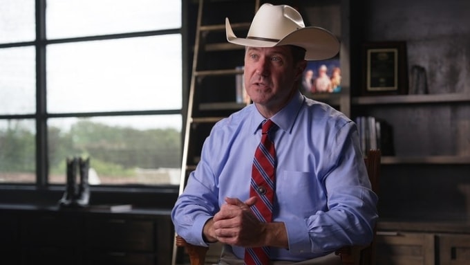 Cựu cảnh sát James Holland kể lại quá trình giải mã kẻ sát nhân Samuel Little trong Killer Confessions. Ảnh: Investigation Discovery