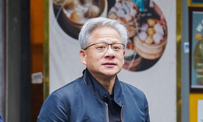Tỷ phú Jensen Huang ở Hà Nội năm 2024. Ảnh: Hoàng Giang