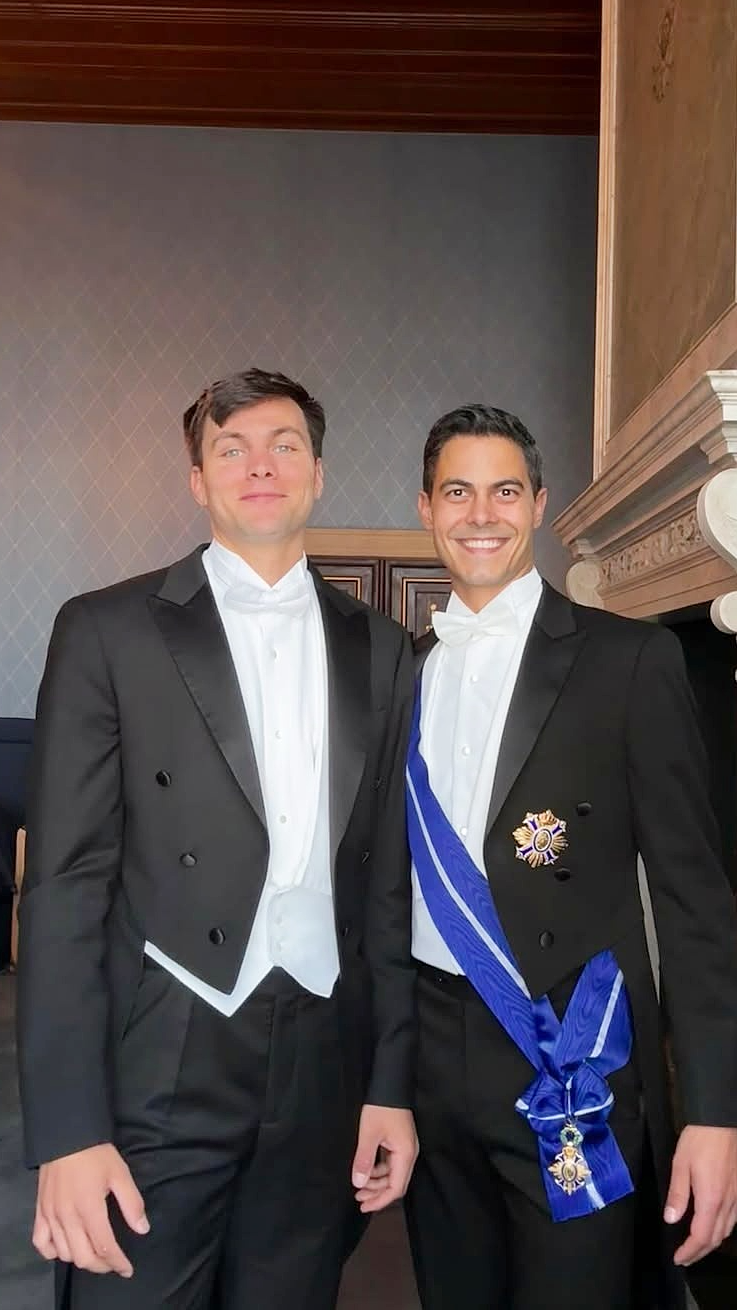 Gu mặc sánh đôi của tân Thủ tướng Hà Lan và hôn phu