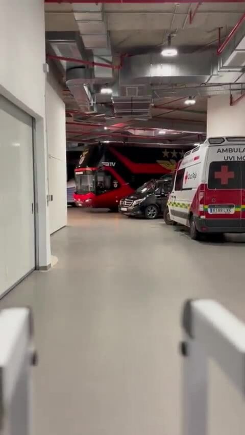 Mourinho đánh lừa truyền thông khi cùng Benfica đấu Real