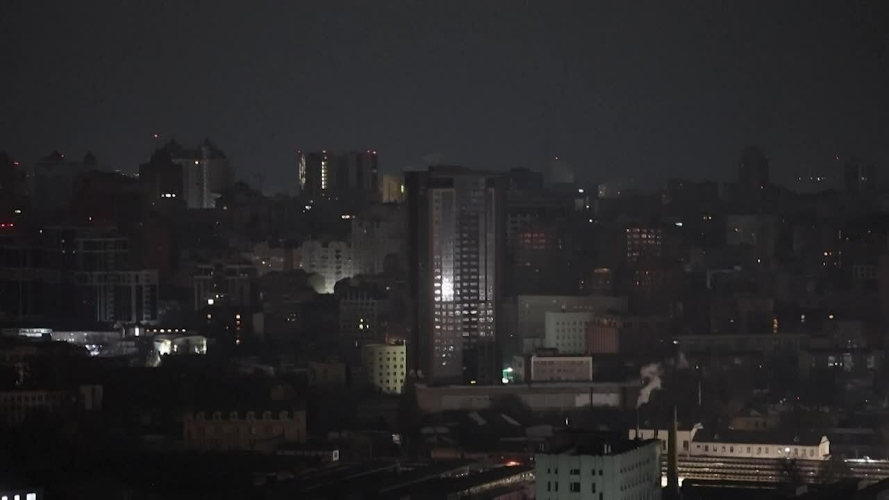 Ukraine tuyên bố chặn toàn bộ tên lửa siêu vượt âm, hành trình Nga