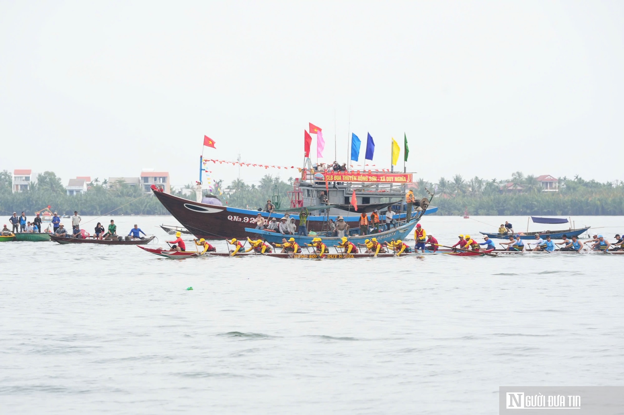 Đà Nẵng: Nhịp chèo khai xuân và khát vọng vươn mình của vùng cửa biển- Ảnh 4.