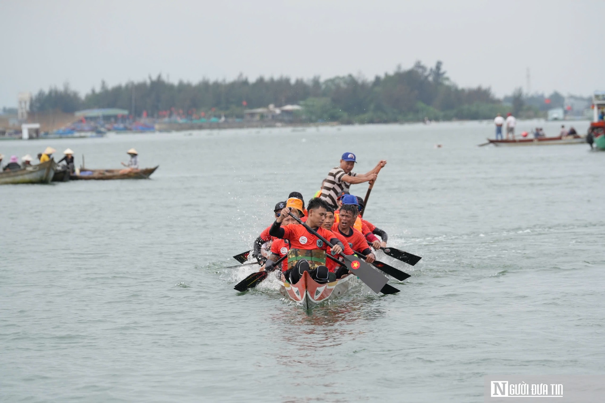 Đà Nẵng: Nhịp chèo khai xuân và khát vọng vươn mình của vùng cửa biển- Ảnh 15.