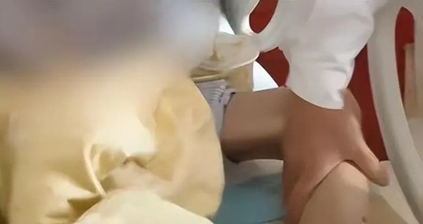 Uống nhầm một loại nước "không coi ngày", người đàn ông sụt cân nghiêm trọng - Ảnh 1.