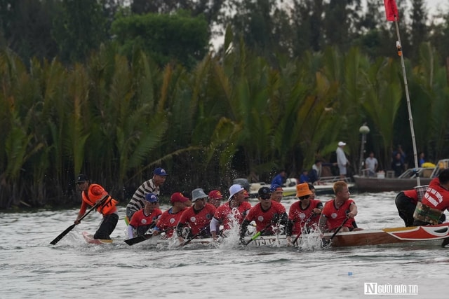 Đà Nẵng: Nhịp chèo khai xuân và khát vọng vươn mình của vùng cửa biển- Ảnh 8.