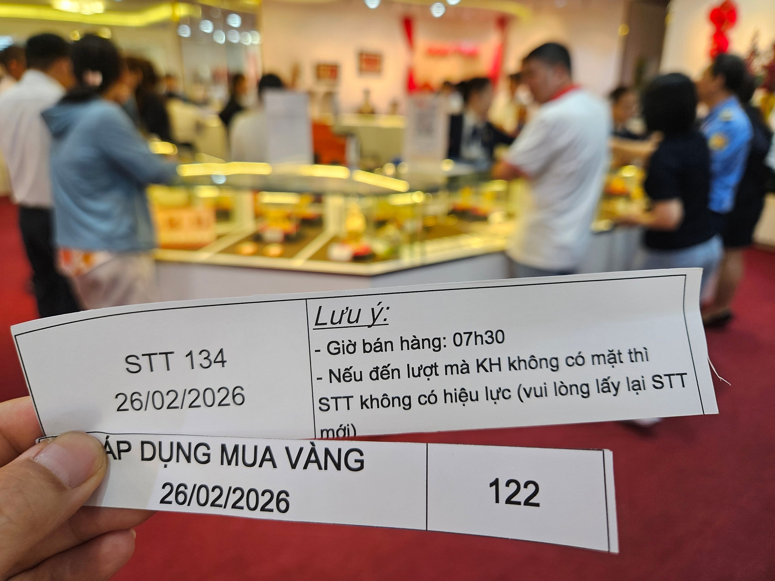 Giá bạc hôm nay 26 - 2: Khách hàng xếp hàng mua bạc Thần Tài tăng mạnh - Ảnh 9.