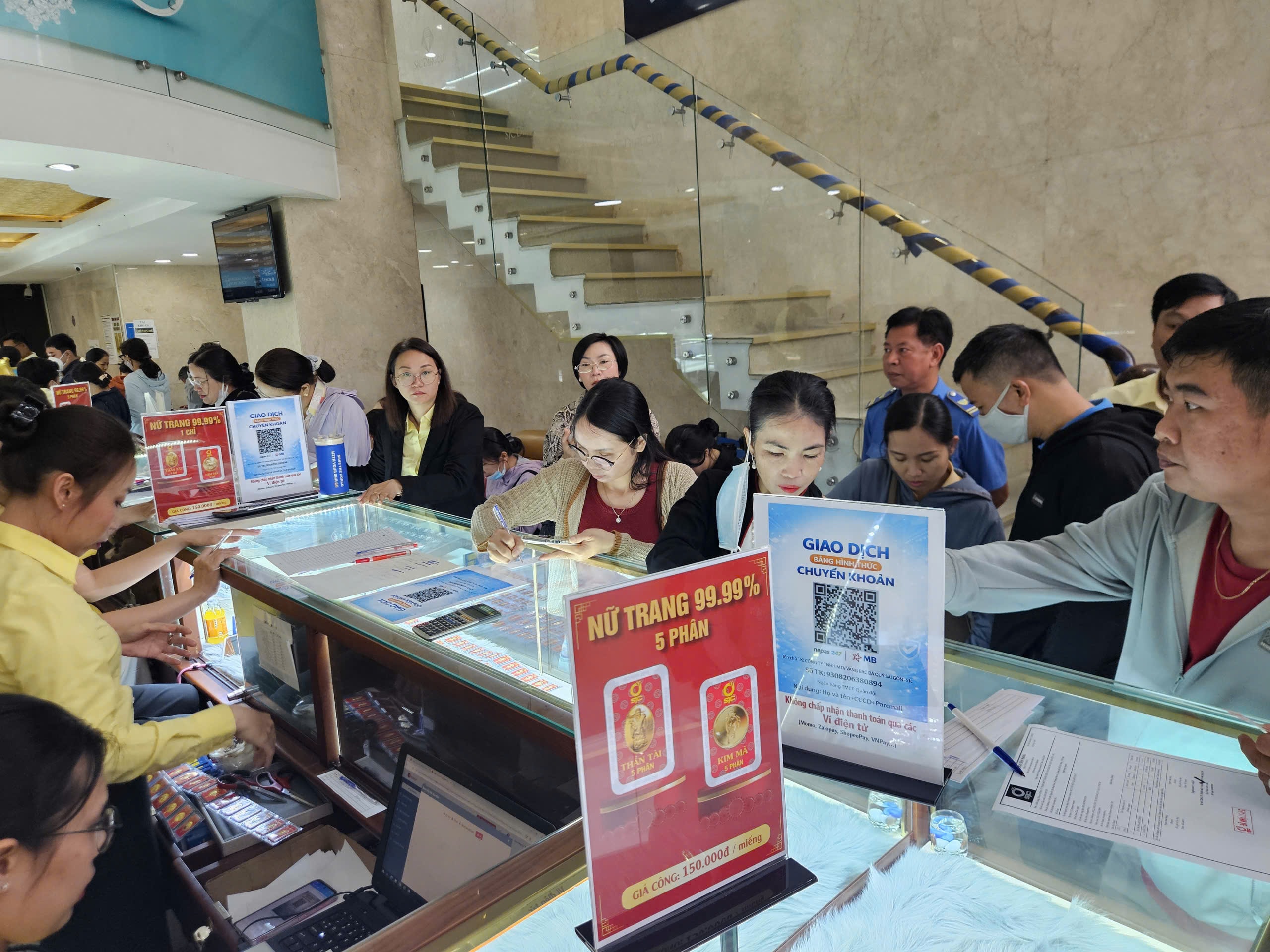 Diễn biến bất ngờ của giá vàng ngày vía Thần Tài 2026 - Ảnh 3.