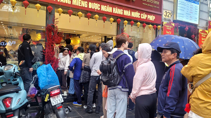 Thị trường vàng, bạc tiếp tục nóng - Ảnh 1. Thị trường vàng, bạc tiếp tục nóng - Ảnh 1.