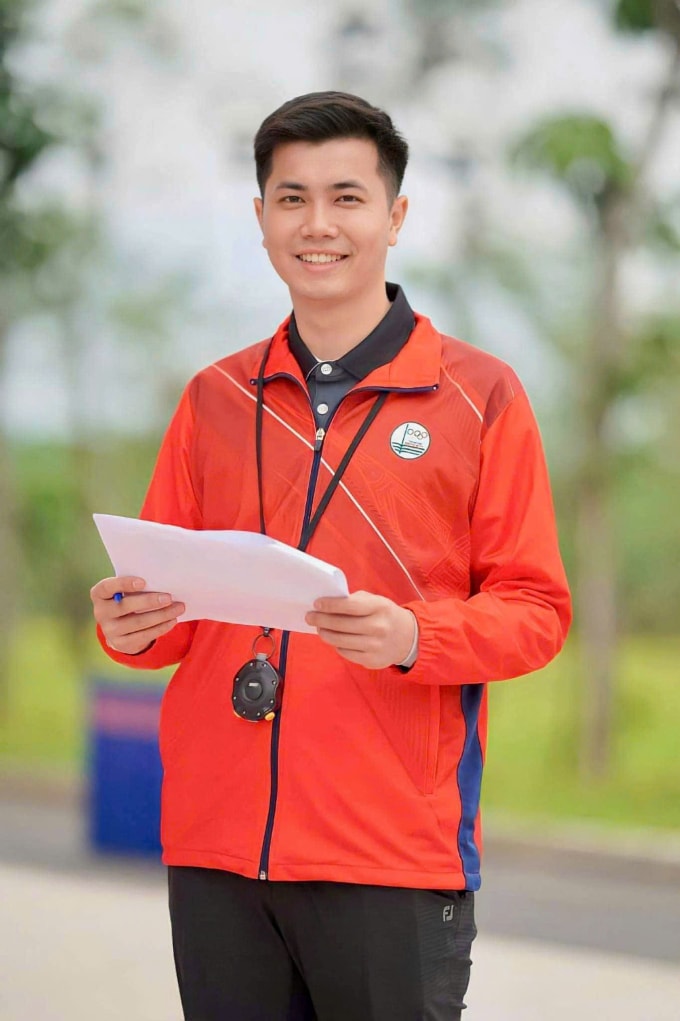 Thầy giáo gây bão mạng khi giao bài tập thể dục về nhà dịp Tết