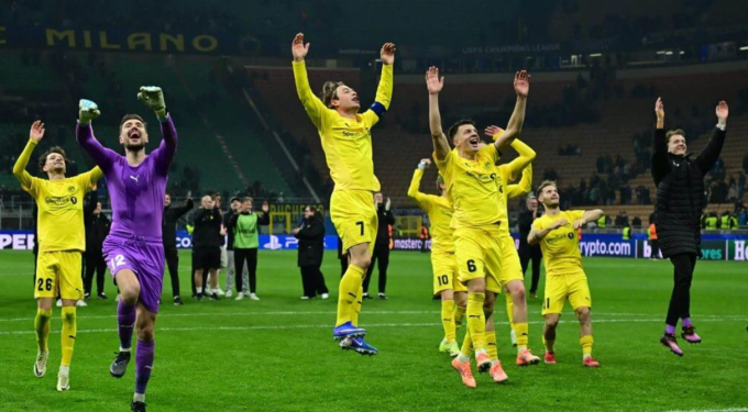 Các cầu thủ Bodo/Glimt ăn mừng sau khi loại Inter Milan ngay tại San Siro. Ảnh: AFP