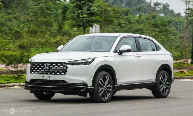 Honda HR-V e:HEV lăn bánh tại Hà Nội. Ảnh: Lương Dũng
