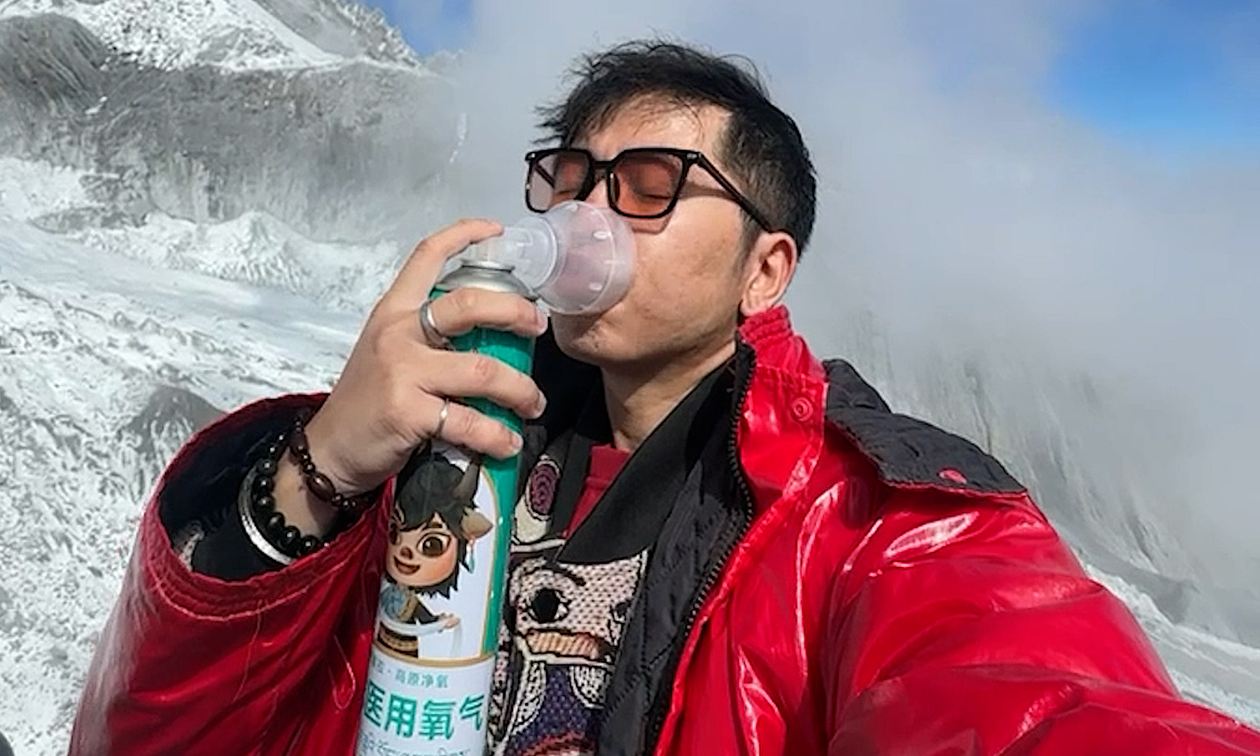 Nơi du khách phải thở oxy mới du lịch được