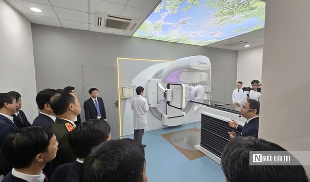 Thanh Hóa đưa vào sử dụng máy xạ trị ung thư hơn 105 tỷ đồng- Ảnh 2. Thanh Hóa đưa vào sử dụng máy xạ trị ung thư hơn 105 tỷ đồng- Ảnh 2.