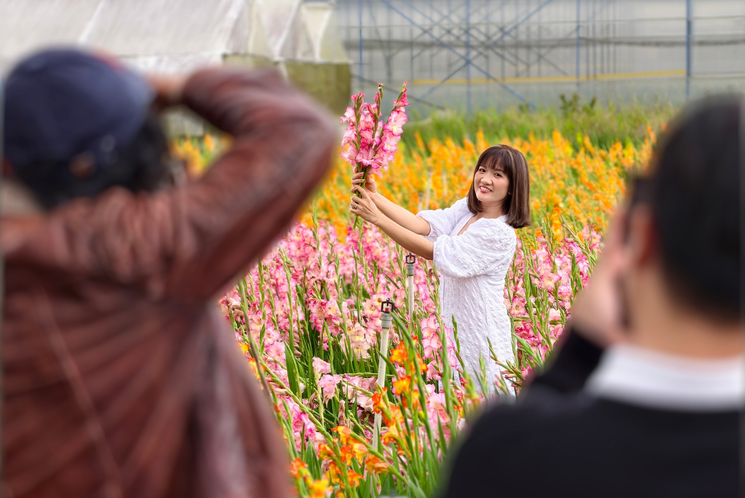 Vườn hoa lay-ơn bị "lỡ thì" dịp Tết bất ngờ trở nên rất hot ở Đà Lạt - Ảnh 12.