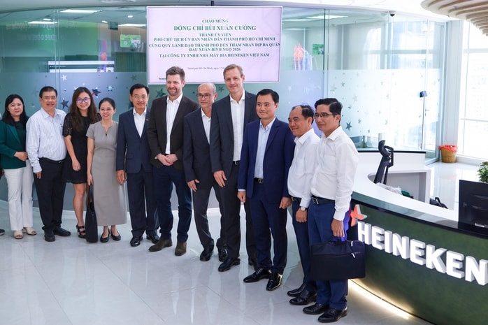 Lãnh đạo TPHCM thăm HEINEKEN Việt Nam chúc mừng năm mới 2026 - Ảnh 3.