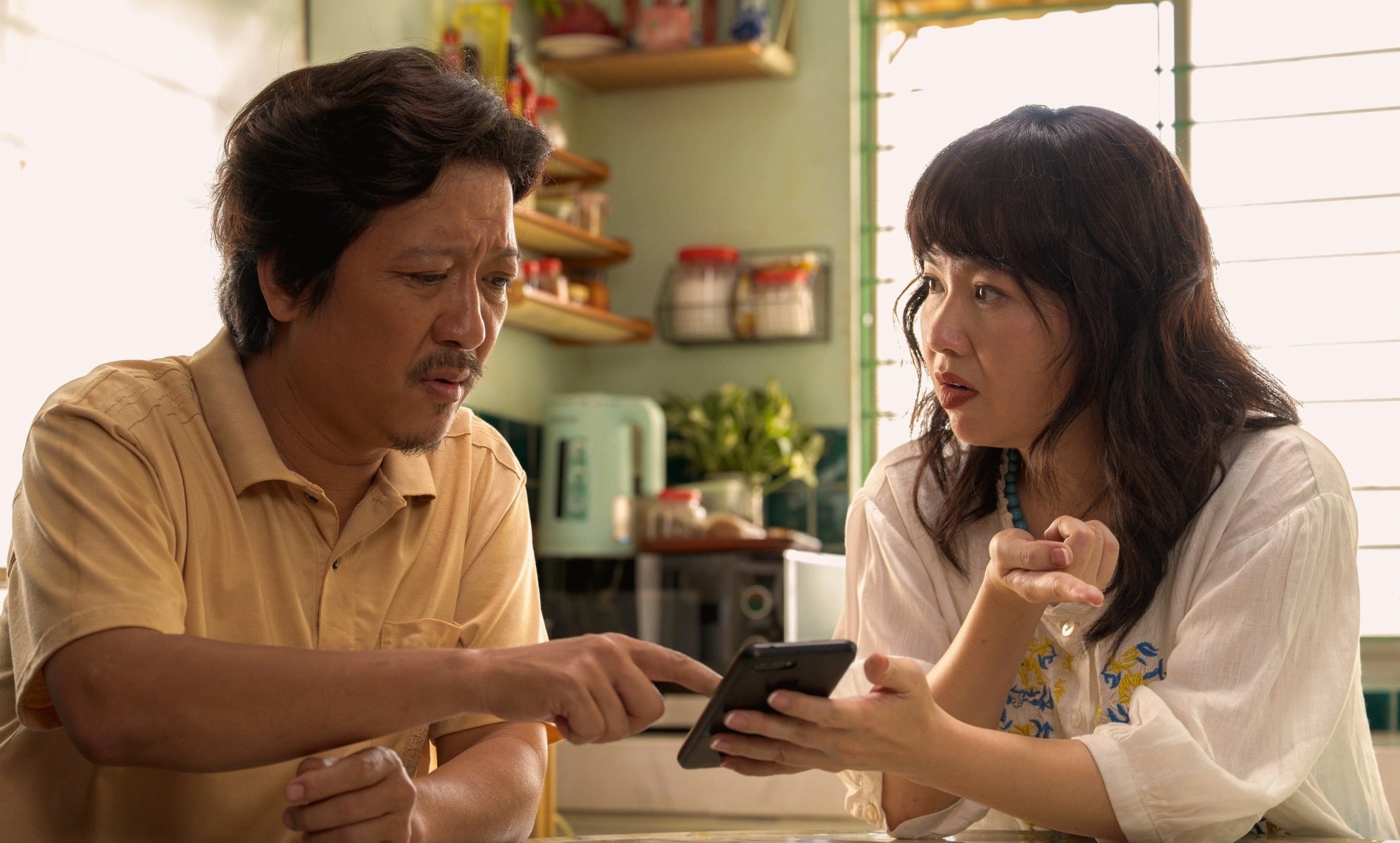 Lê Khánh đóng cặp cùng Trường Giang trong 