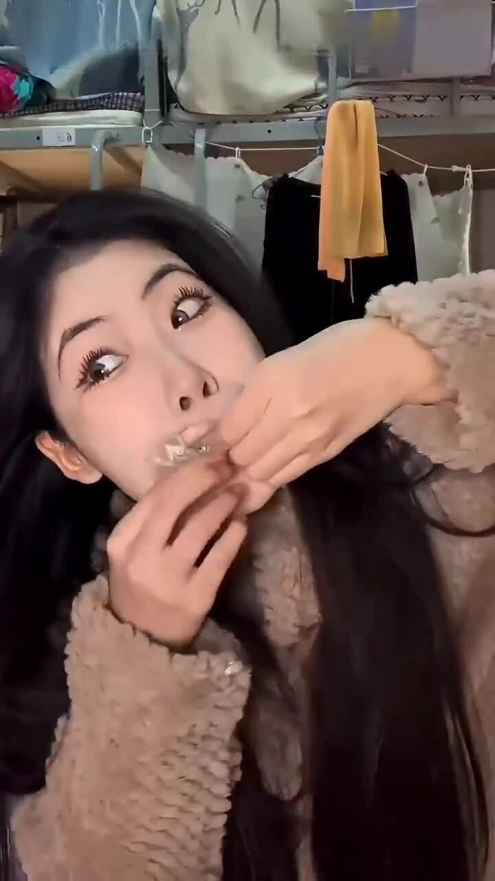 Trào lưu ăn qua màng bọc thực phẩm để giảm cân