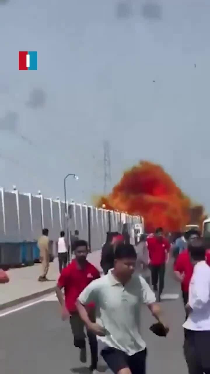 Tên lửa Iran rơi ở Doha