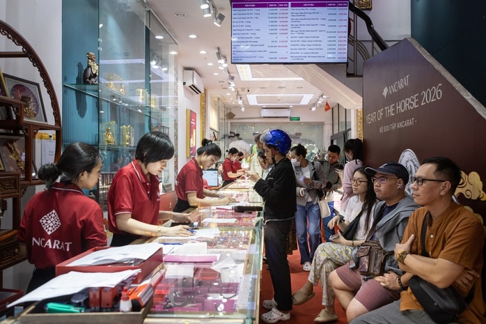 Giá bạc hôm nay 28 - 2 tăng mạnh , người mua bạc vía Thần Tài hưởng lãi lớn - Ảnh 3.