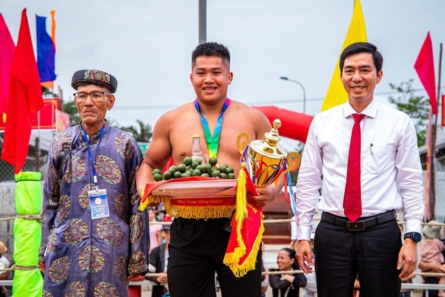 Hội vật làng Sình: Từ sới vật cổ truyền đến sân chơi đầu xuân - Ảnh 13.