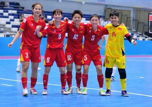 Lịch thi đấu bóng đá hôm nay ngày 28/2 - 1/3: Futsal nữ Việt Nam đấu Thái Lan- Ảnh 1. Lịch thi đấu bóng đá hôm nay ngày 28/2 - 1/3: Futsal nữ Việt Nam đấu Thái Lan- Ảnh 1.
