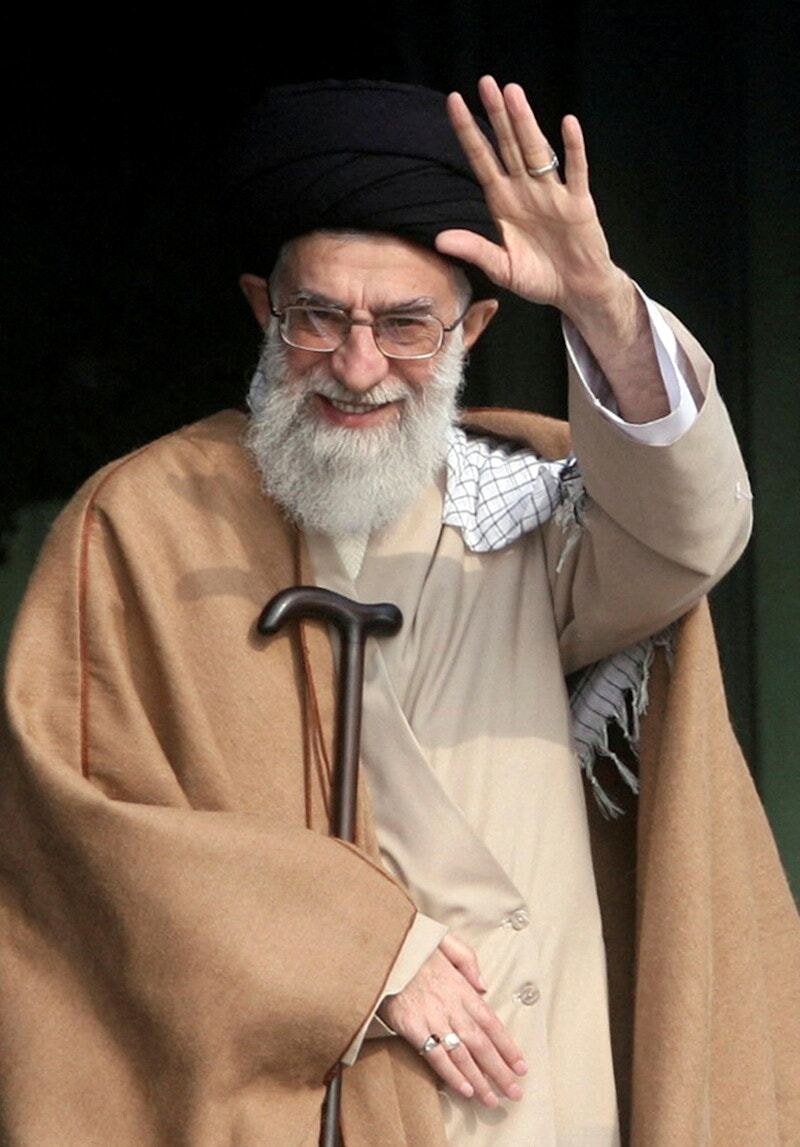 Ônh Khamenei trong sự kiện tại miền Nam Tehran vào tháng 11/2007.