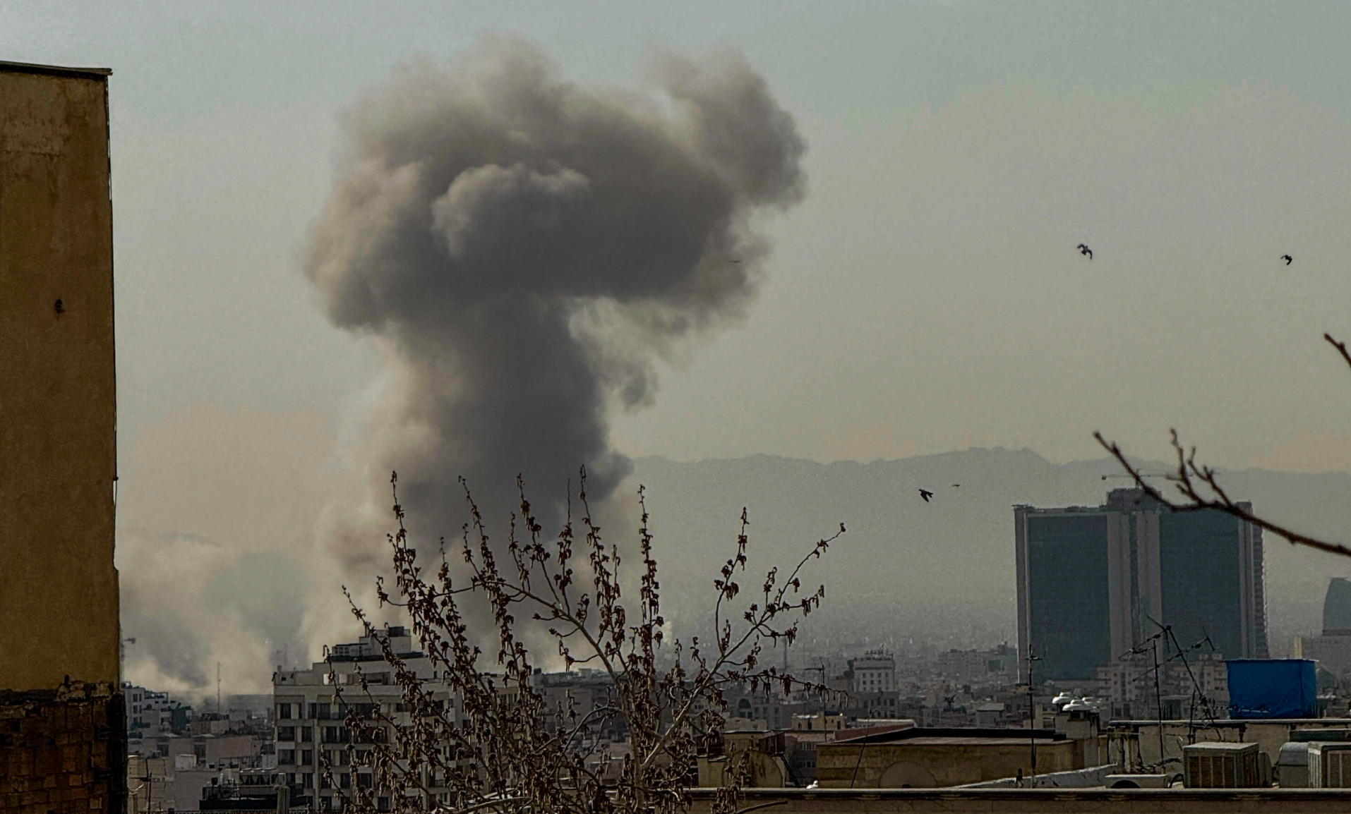 Quân đội Mỹ và Israel tập kích Iran ngày 28/2, nhắm vào các cơ sở quốc phòng và tình báo, cũng như hàng loạt quan chức cấp cao và tướng lĩnh.