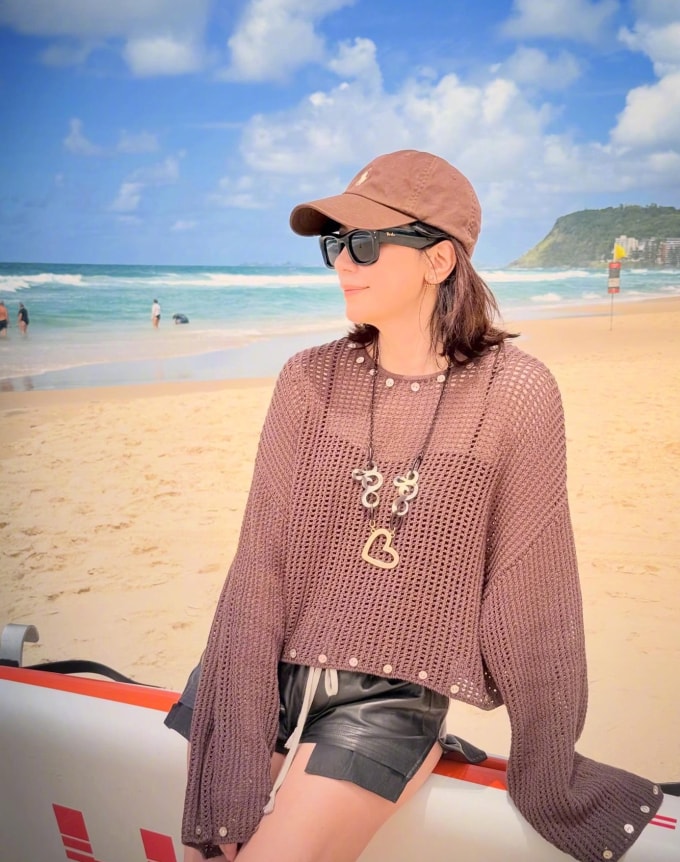 Tịnh Văn du lịch đầu năm. Ảnh: Weibo