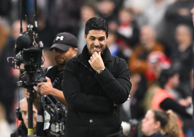 HLV Mikel Arteta phản ứng trong trận Arsenal hòa Sunderland 2-2 ở vòng 11 Ngoại hạng Anh trên sân The Light, Sunderland, Anh ngày 8/11/2025. Ảnh: Shutterstock