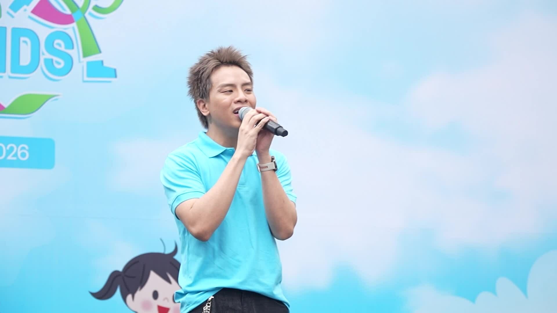 Hứa Kim Tuyền hát 