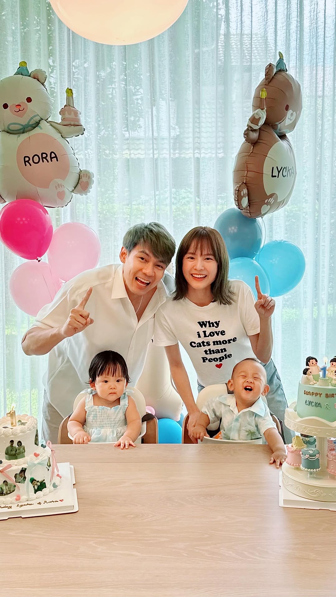 'Tiên đồng ngọc nữ' Thái Lan mừng hai con tròn 1 tuổi