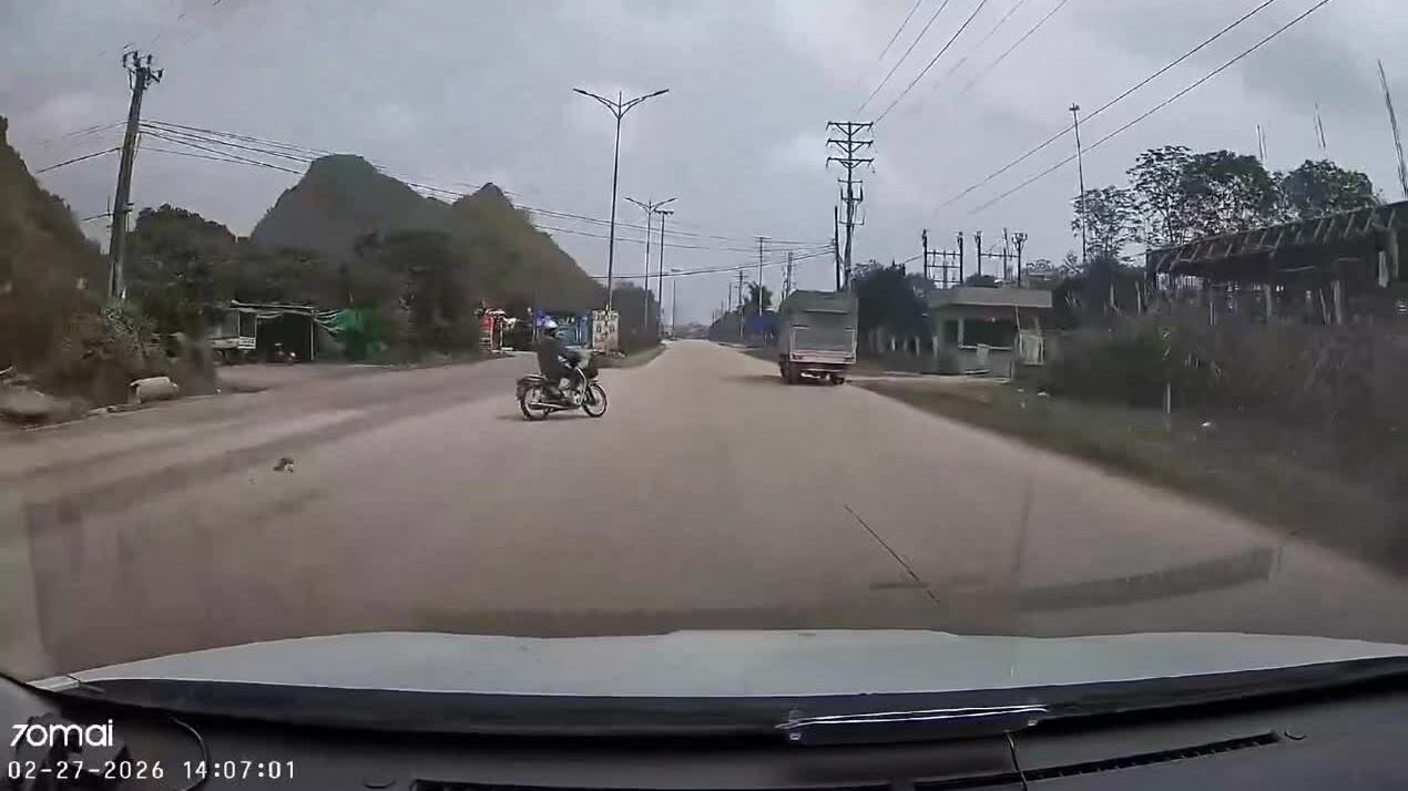 Sang đường bất cẩn