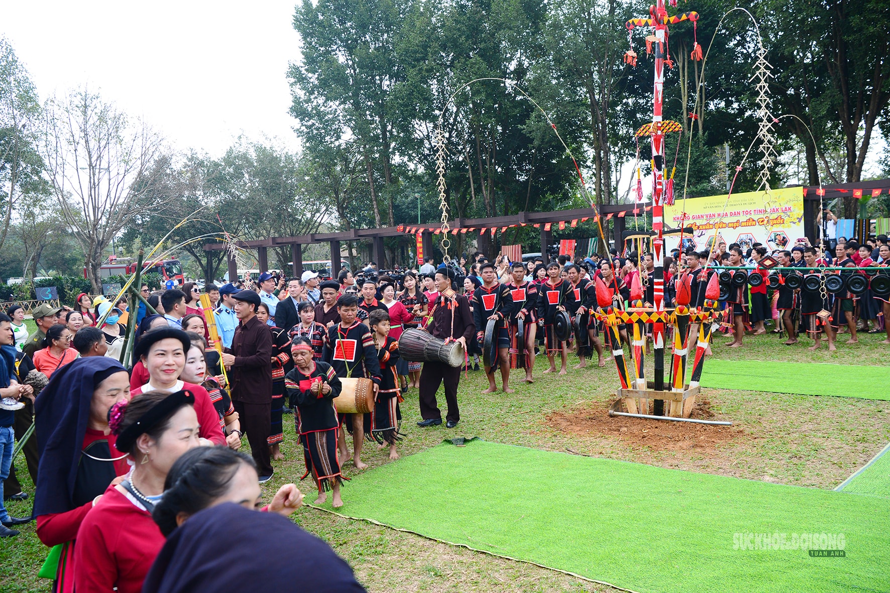 Nghi lễ cầu mùa Tây Nguyên tái hiện giữa không gian hội xuân- Ảnh 8.
