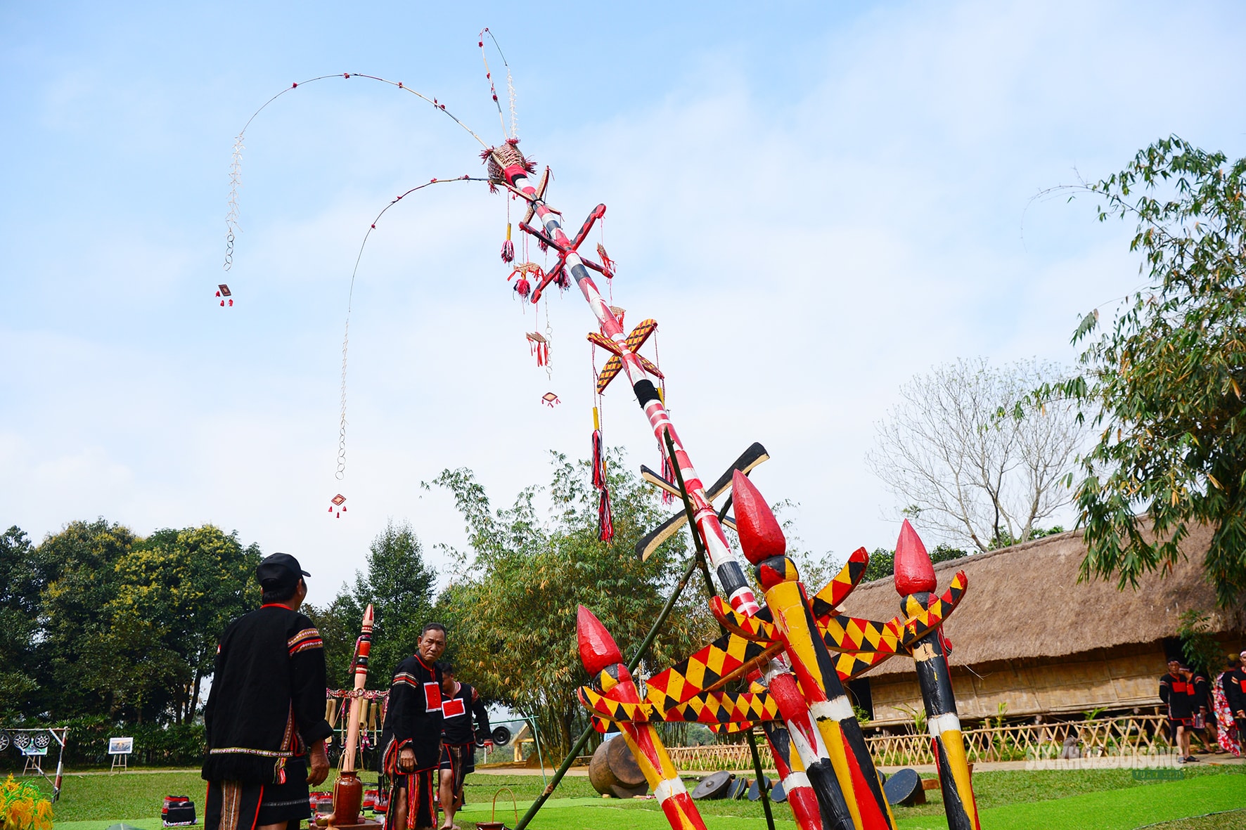 Nghi lễ cầu mùa Tây Nguyên tái hiện giữa không gian hội xuân- Ảnh 3.