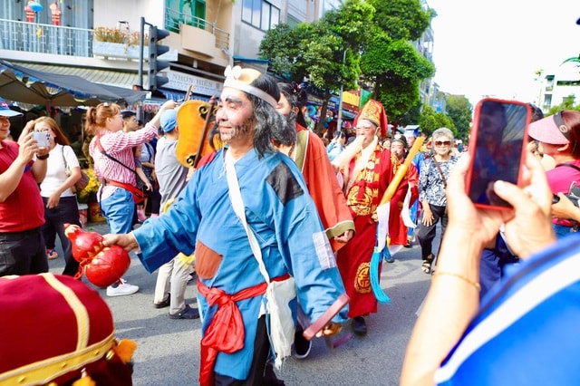 Đông nghịt người dự Lễ Nghinh Ông Quan Thánh Đế Quân- Ảnh 9.