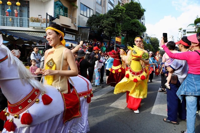 Đông nghịt người dự Lễ Nghinh Ông Quan Thánh Đế Quân- Ảnh 10.