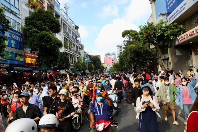 Đông nghịt người dự Lễ Nghinh Ông Quan Thánh Đế Quân- Ảnh 2.