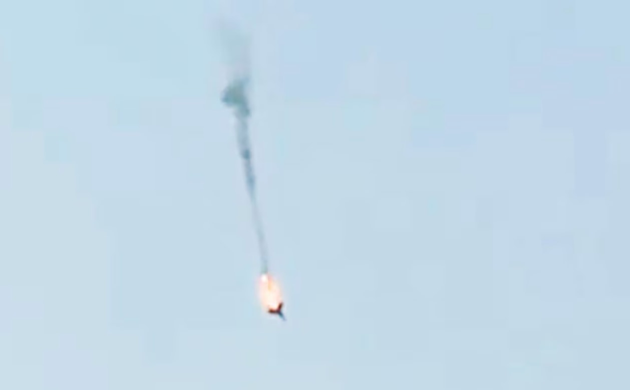 Máy bay F-15 của Mỹ bị bắn rơi trên bầu trời Kuwait. (Nguồn: CNN)