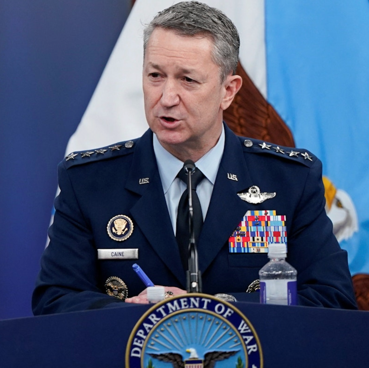 Tướng Dan Caine, Chủ tịch Hội đồng Tham mưu trưởng Liên quân Mỹ trong cuộc họp báo tại Lầu Năm Góc. (Ảnh: Reuters)