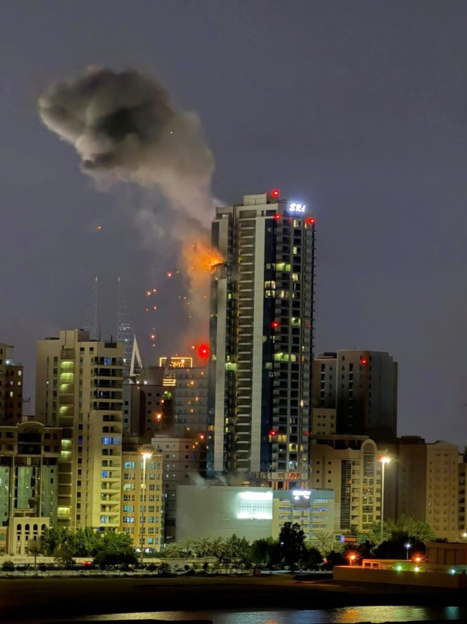 Khu dân cư ở Hora, thủ đô Manama, Bahrain bị đánh phá tối 28/2. Ảnh: Nguyễn Bá Thái