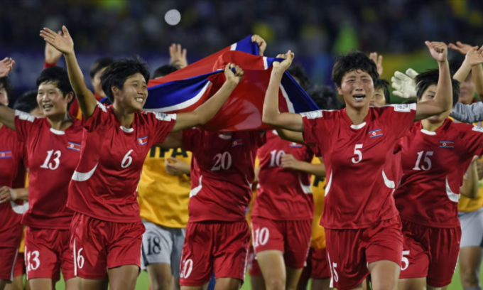 Các cầu thủ nữ Triều Tiên mừng chức vô địch giải World Cup U20, diễn ra hồi tháng 9/2024 ở Colombia. Ảnh: SPP