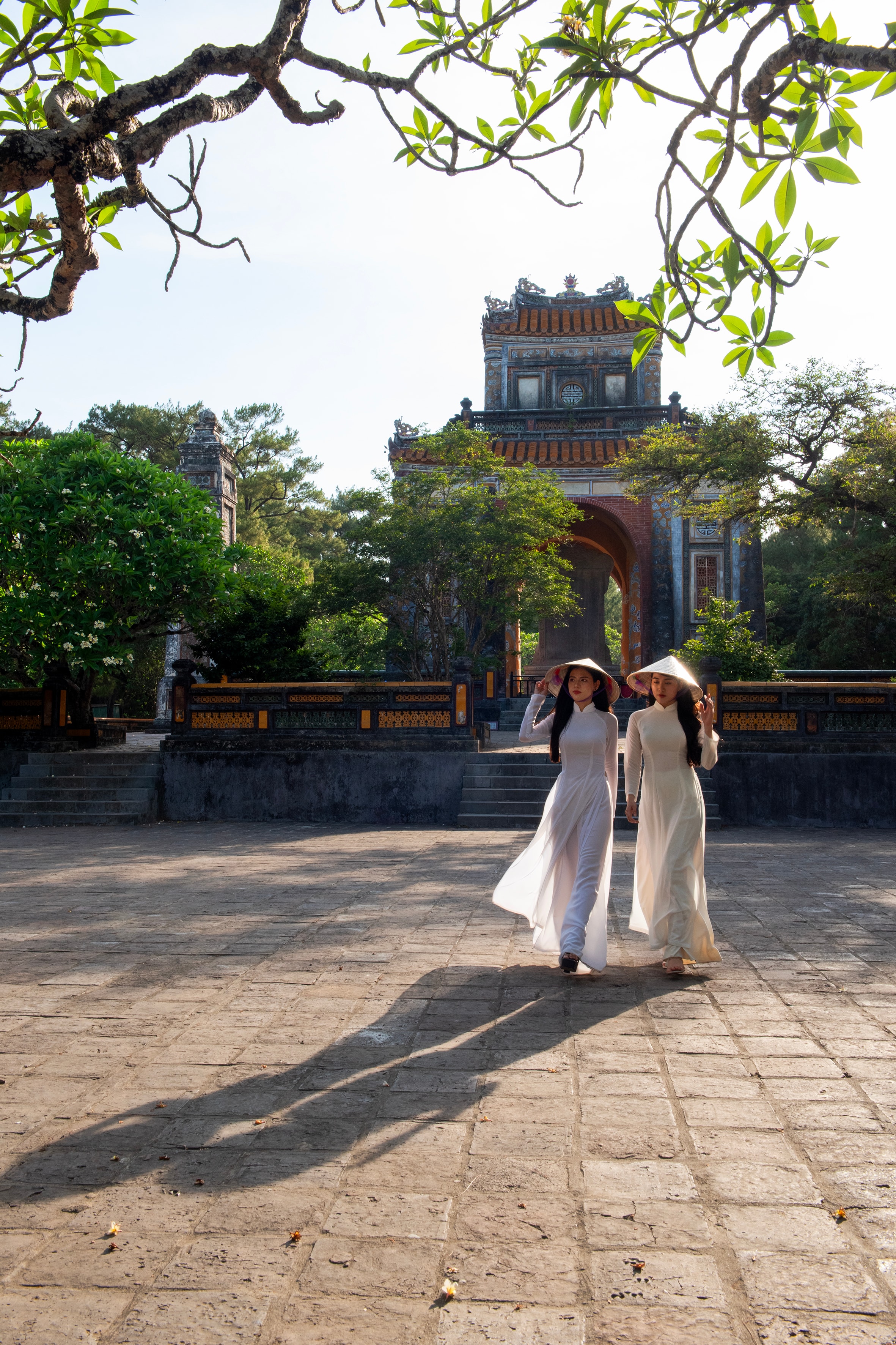 Bóng nắng Cố đô. Ảnh: Từ Thành.