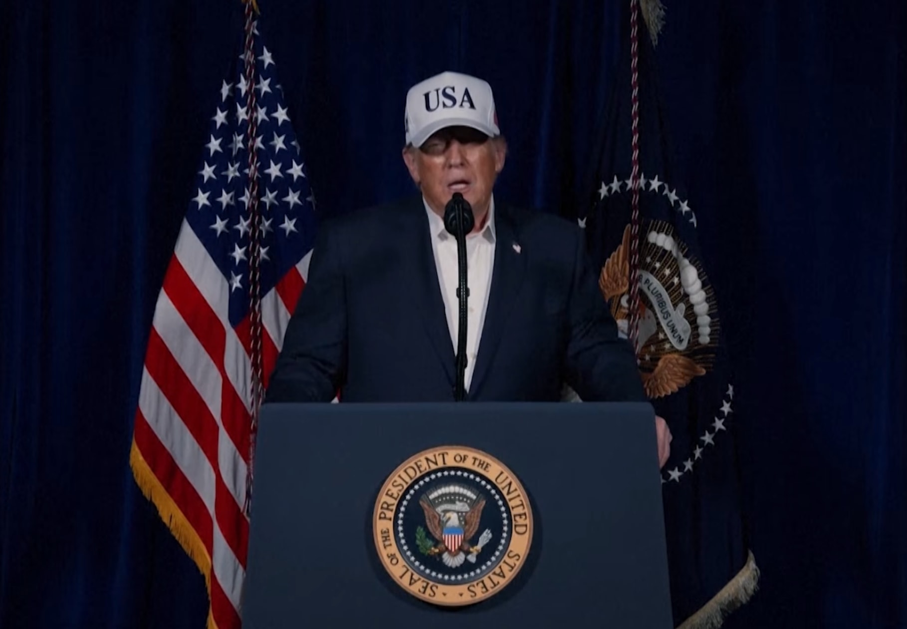 Tổng thống Trump cho biết mục tiêu của chiến dịch là bảo vệ người dân Mỹ bằng cách loại bỏ 