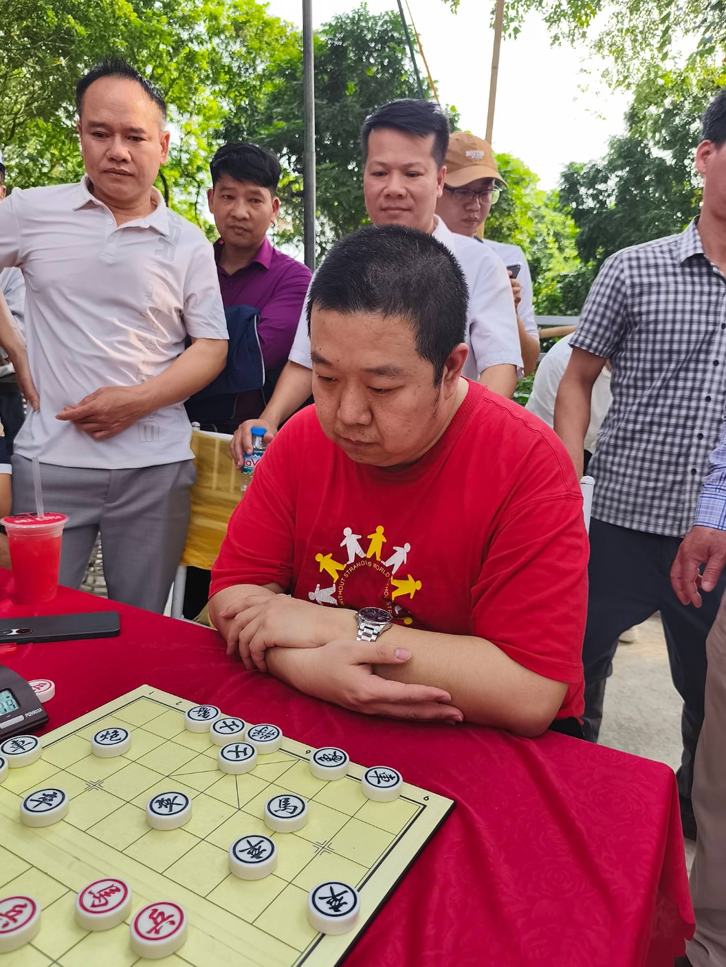 Kỳ thủ Vương Hạo tham gia Giải Cờ Tướng Lễ Hội Truyền Thống Làng Đông Lao, xã An Khánh, Hà Nội. (Nguồn: Liên Đoàn Cờ Tướng Việt Nam)